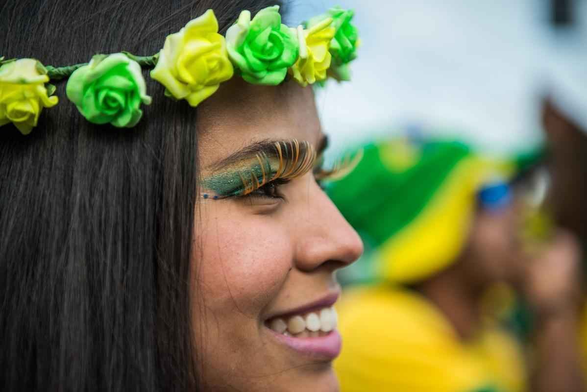 Belas mulheres acompanham o duelo de Brasil e Alemanha, pelas semifinais da Copa do Mundo