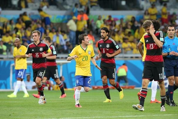 Fotos da partida entre Brasil e Alemanha no Mineiro