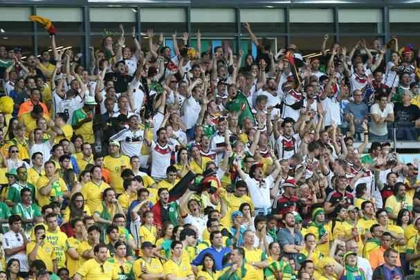 Goleada alem sobre o Brasil, por 7 a 1, deixa torcedores desolados no Mineiro