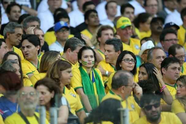 Goleada alem sobre o Brasil, por 7 a 1, deixa torcedores desolados no Mineiro