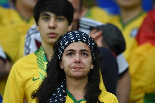 Goleada alem sobre o Brasil, por 7 a 1, deixa brasileiros desolados no Mineiro