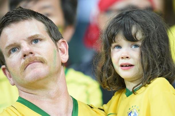 Goleada alem sobre o Brasil, por 7 a 1, deixa brasileiros desolados no Mineiro