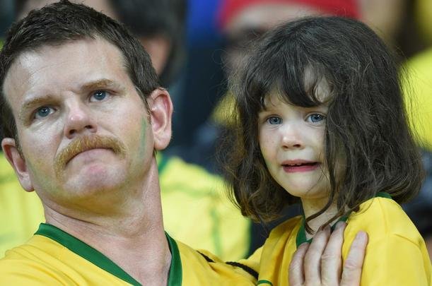 Goleada alem sobre o Brasil, por 7 a 1, deixa brasileiros desolados no Mineiro