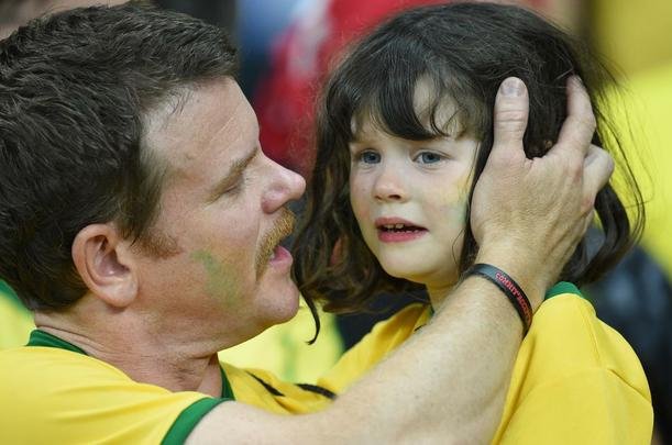 Goleada alem sobre o Brasil, por 7 a 1, deixa brasileiros desolados no Mineiro