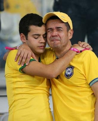 Goleada alem sobre o Brasil, por 7 a 1, deixa brasileiros desolados no Mineiro