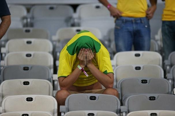 Goleada alem sobre o Brasil, por 7 a 1, deixa brasileiros desolados no Mineiro