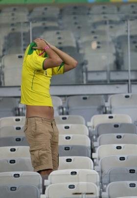 Goleada alem sobre o Brasil, por 7 a 1, deixa brasileiros desolados no Mineiro