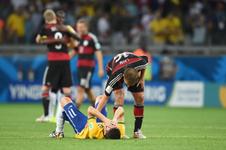 A tristeza dos jogadores brasileiros após massacre alemão
