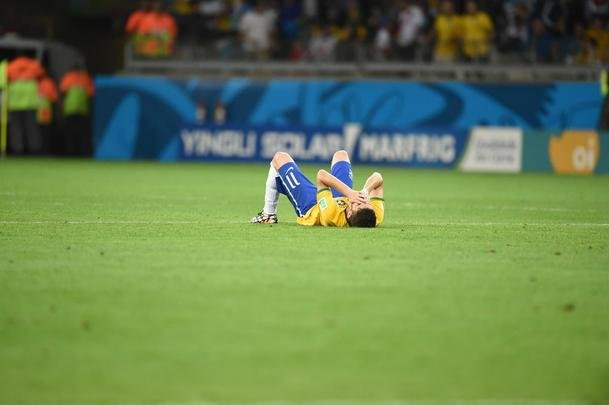 Jogadores brasileiros entram para a histria com goleada indita de 7 a 1 aplicada pela Alemanha no Mineiro; golpe duro de ser assimilado