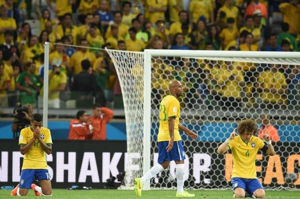 Jogadores brasileiros entram para a histria com goleada indita de 7 a 1 aplicada pela Alemanha no Mineiro; golpe duro de ser assimilado
