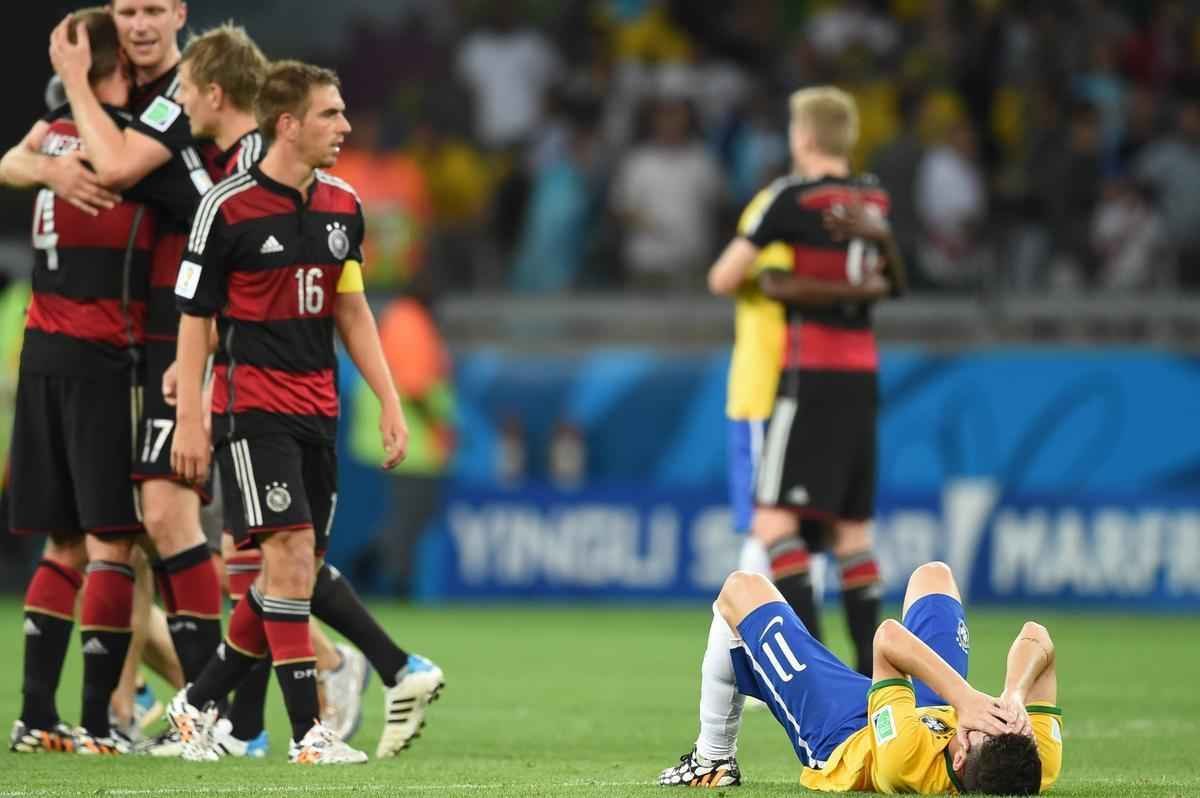 Jogadores brasileiros entram para a histria com goleada indita de 7 a 1 aplicada pela Alemanha no Mineiro; golpe duro de ser assimilado
