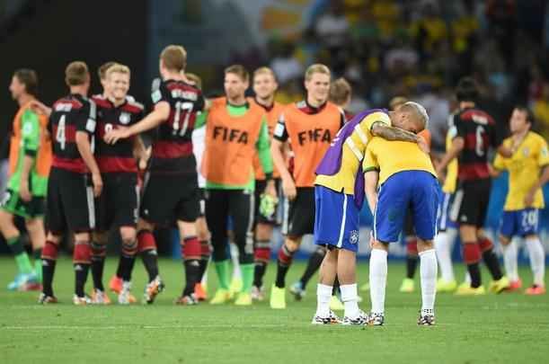 Jogadores brasileiros entram para a histria com goleada indita de 7 a 1 aplicada pela Alemanha no Mineiro; golpe duro de ser assimilado