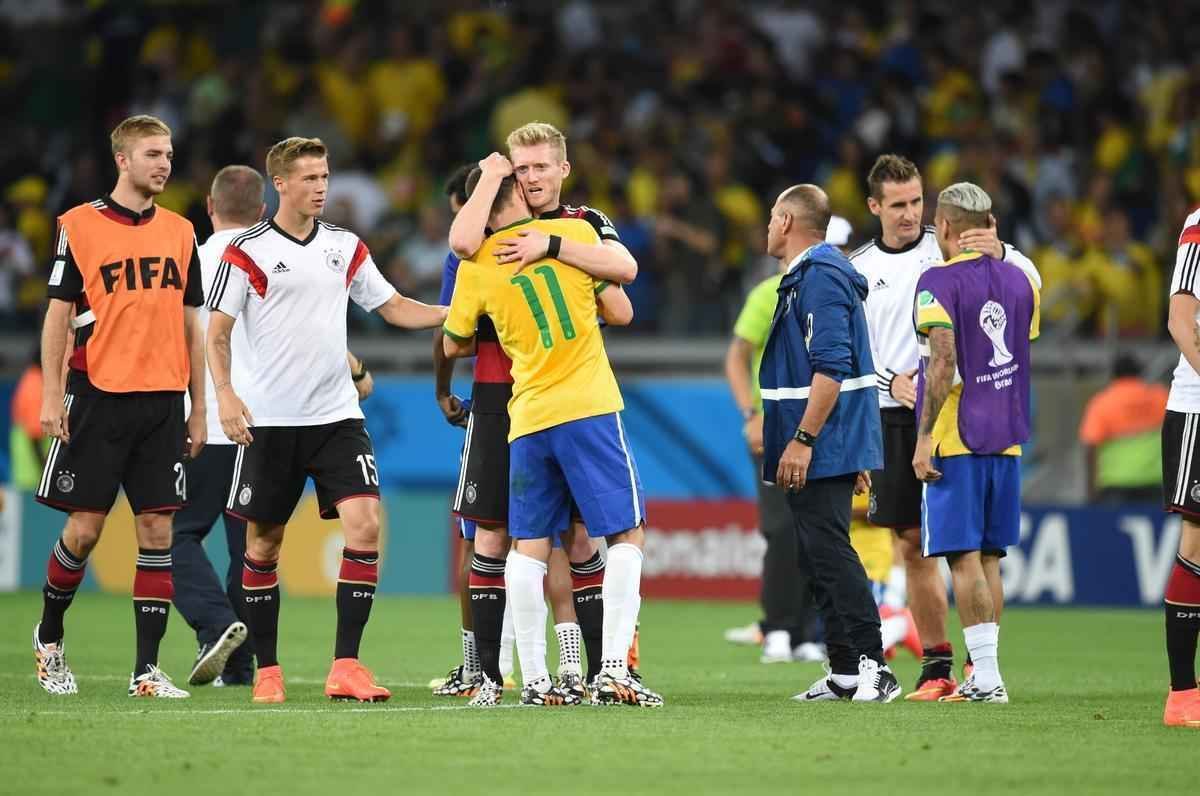 Jogadores brasileiros entram para a histria com goleada indita de 7 a 1 aplicada pela Alemanha no Mineiro; golpe duro de ser assimilado
