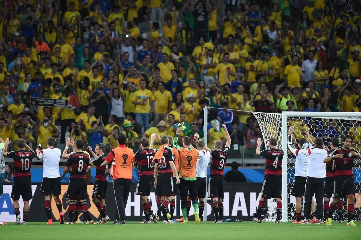 Jogadores brasileiros entram para a histria com goleada indita de 7 a 1 aplicada pela Alemanha no Mineiro; golpe duro de ser assimilado