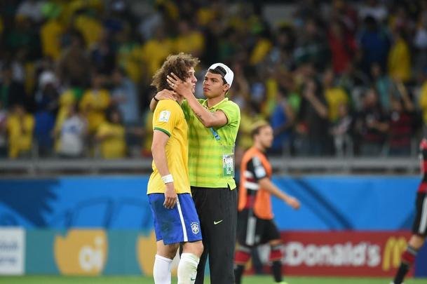 Jogadores brasileiros entram para a histria com goleada indita de 7 a 1 aplicada pela Alemanha no Mineiro; golpe duro de ser assimilado