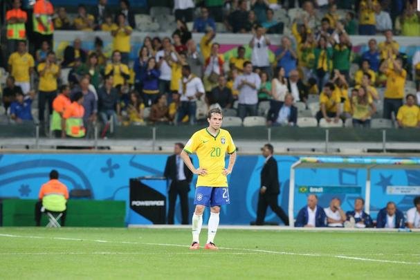 Jogadores brasileiros entram para a histria com goleada indita de 7 a 1 aplicada pela Alemanha no Mineiro; golpe duro de ser assimilado