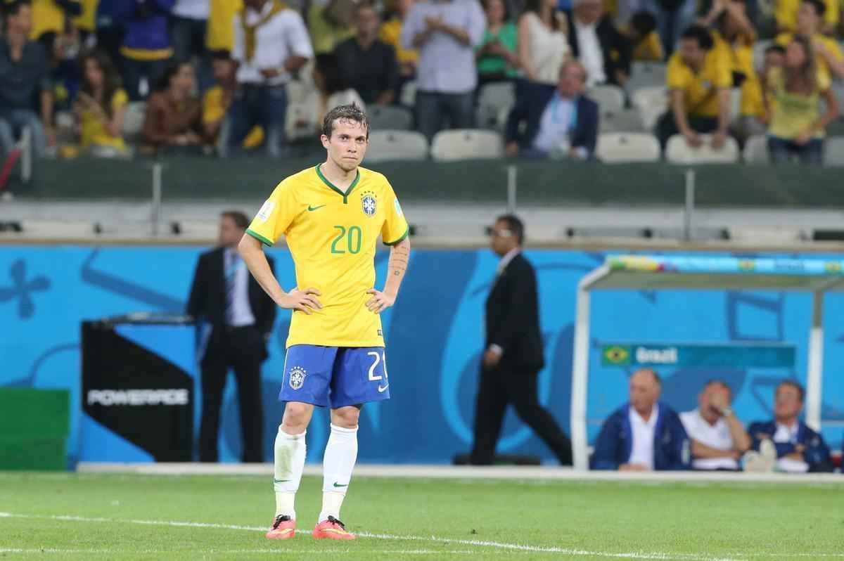 Jogadores brasileiros entram para a histria com goleada indita de 7 a 1 aplicada pela Alemanha no Mineiro; golpe duro de ser assimilado