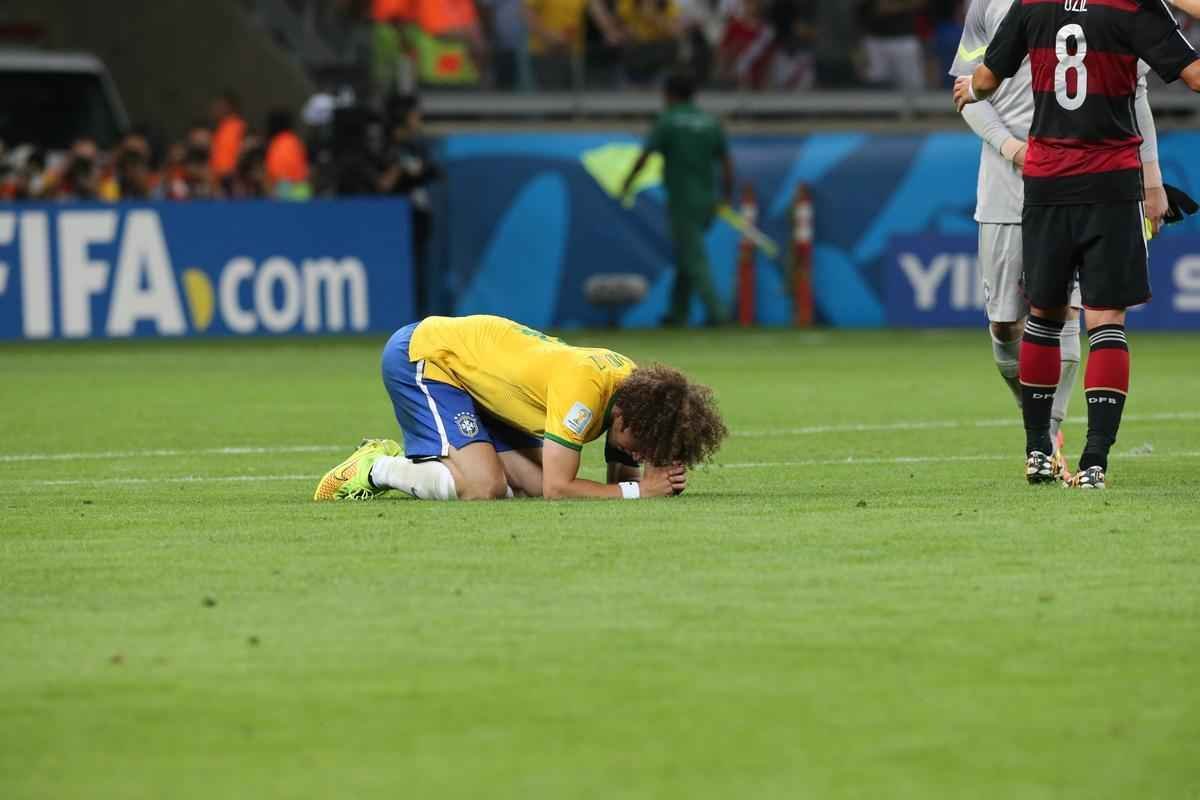 Jogadores brasileiros entram para a histria com goleada indita de 7 a 1 aplicada pela Alemanha no Mineiro; golpe duro de ser assimilado