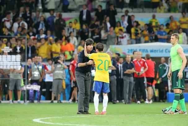 Jogadores brasileiros entram para a histria com goleada indita de 7 a 1 aplicada pela Alemanha no Mineiro; golpe duro de ser assimilado