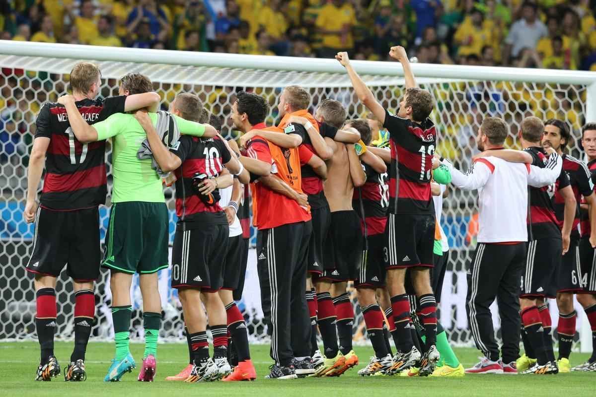 Jogadores brasileiros entram para a histria com goleada indita de 7 a 1 aplicada pela Alemanha no Mineiro; golpe duro de ser assimilado