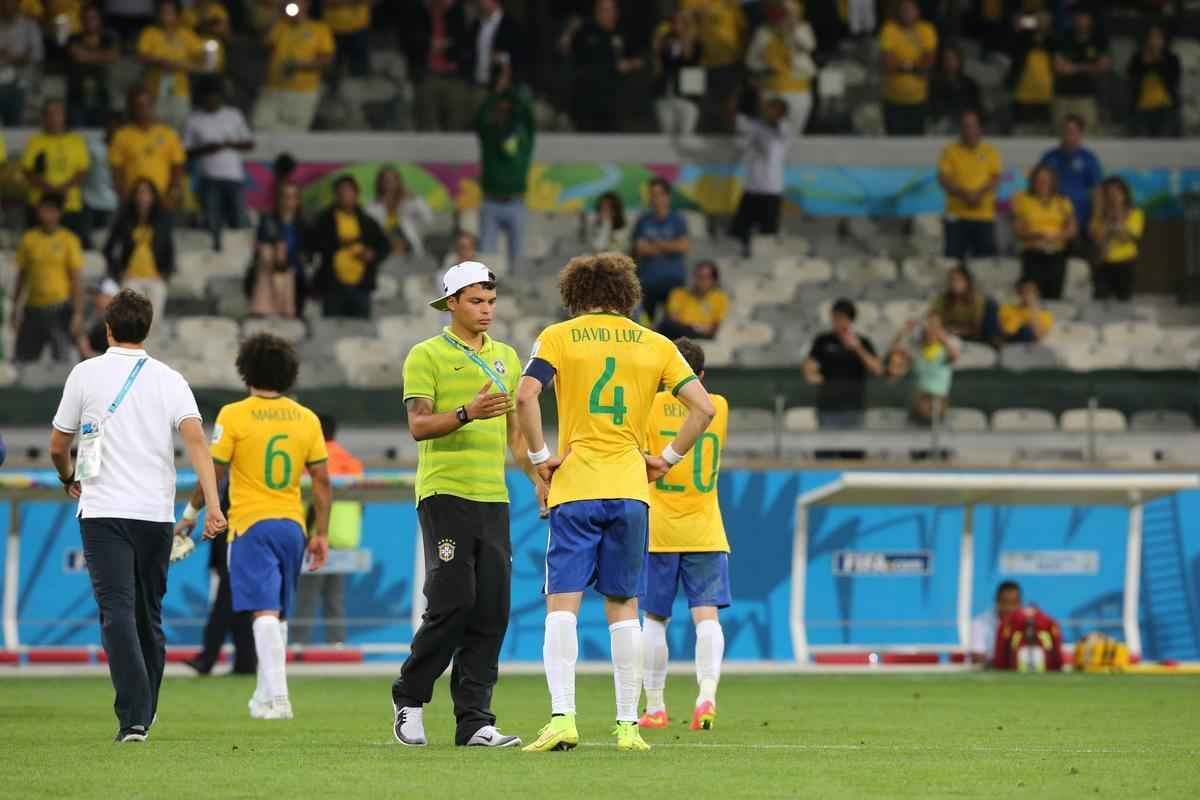 Jogadores brasileiros entram para a histria com goleada indita de 7 a 1 aplicada pela Alemanha no Mineiro; golpe duro de ser assimilado