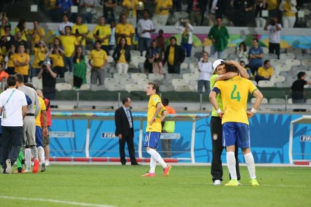 Jogadores brasileiros entram para a histria com goleada indita de 7 a 1 aplicada pela Alemanha no Mineiro; golpe duro de ser assimilado