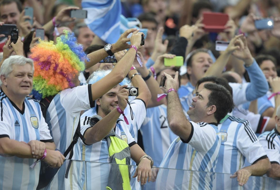 Torcidas fizeram a festa no Itaquero em partida vlida pela semifinal da Copa
