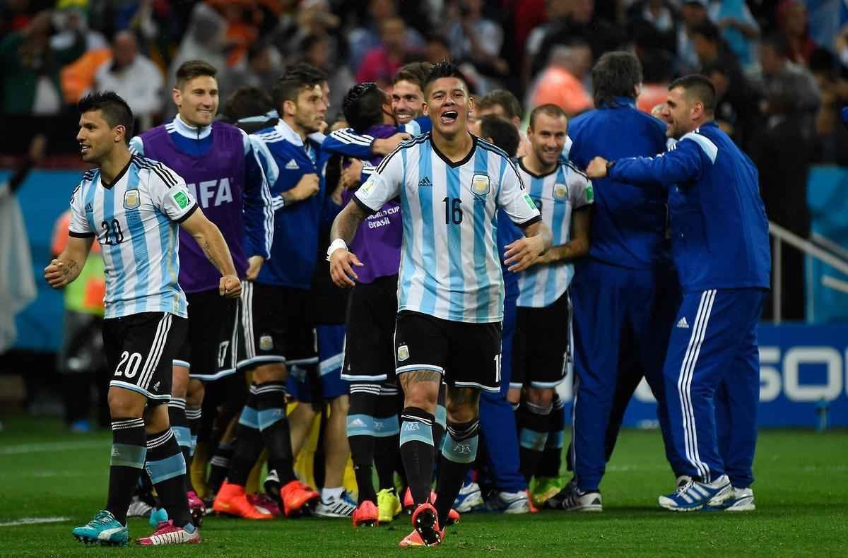 Na deciso por pnaltis, Romero pegou duas cobranas da Holanda e deu incio a uma grande festa no Itaquero