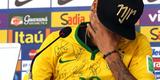 Reaes de Neymar durante entrevista coletiva concedida nesta quinta-feira, na Granja Comary