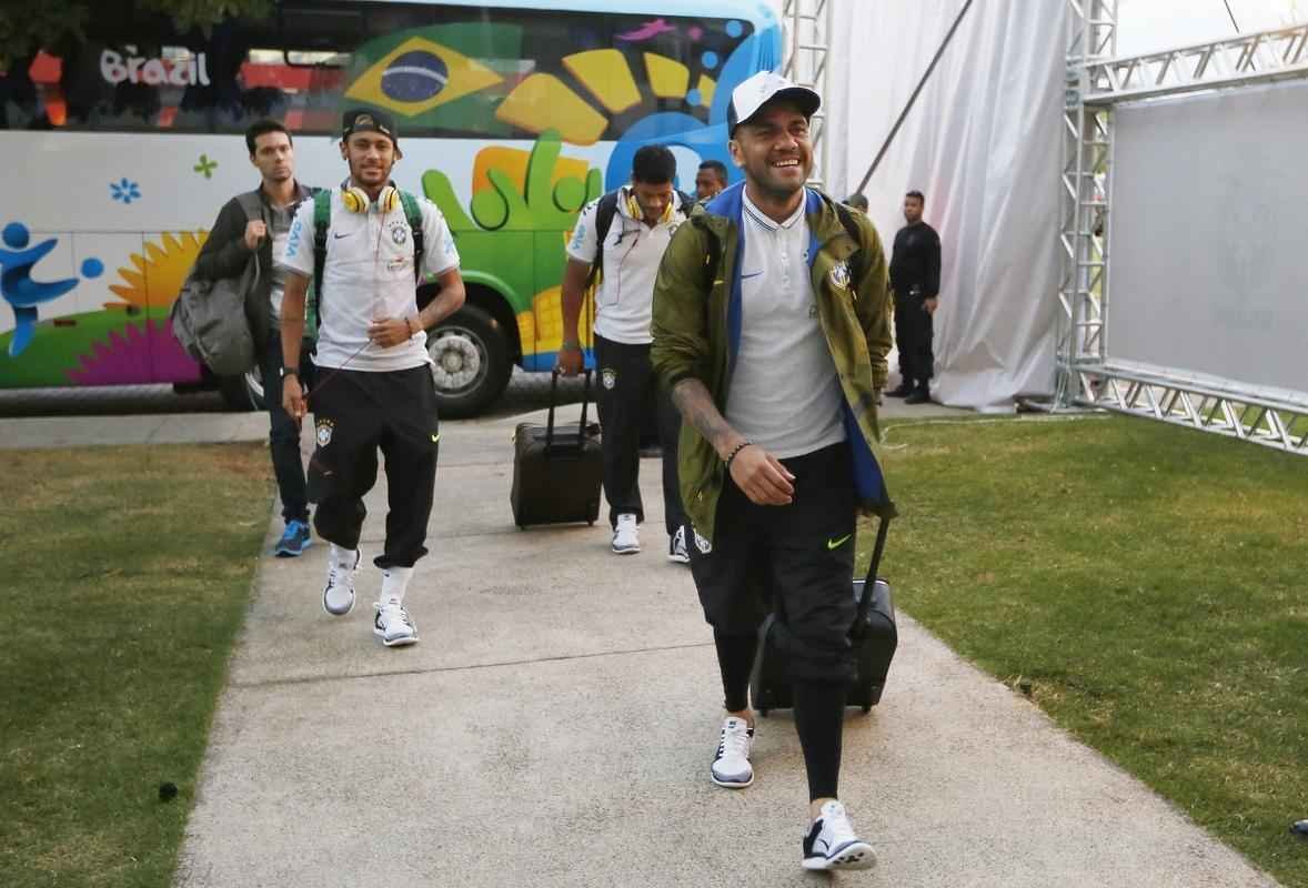 Jogadores da Seleo Brasileira desembarcaram em Braslia nesta sexta-feira para a disputa do terceiro lugar do Mundial