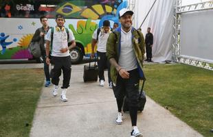 Jogadores da Seleo Brasileira desembarcaram em Braslia nesta sexta-feira para a disputa do terceiro lugar do Mundial