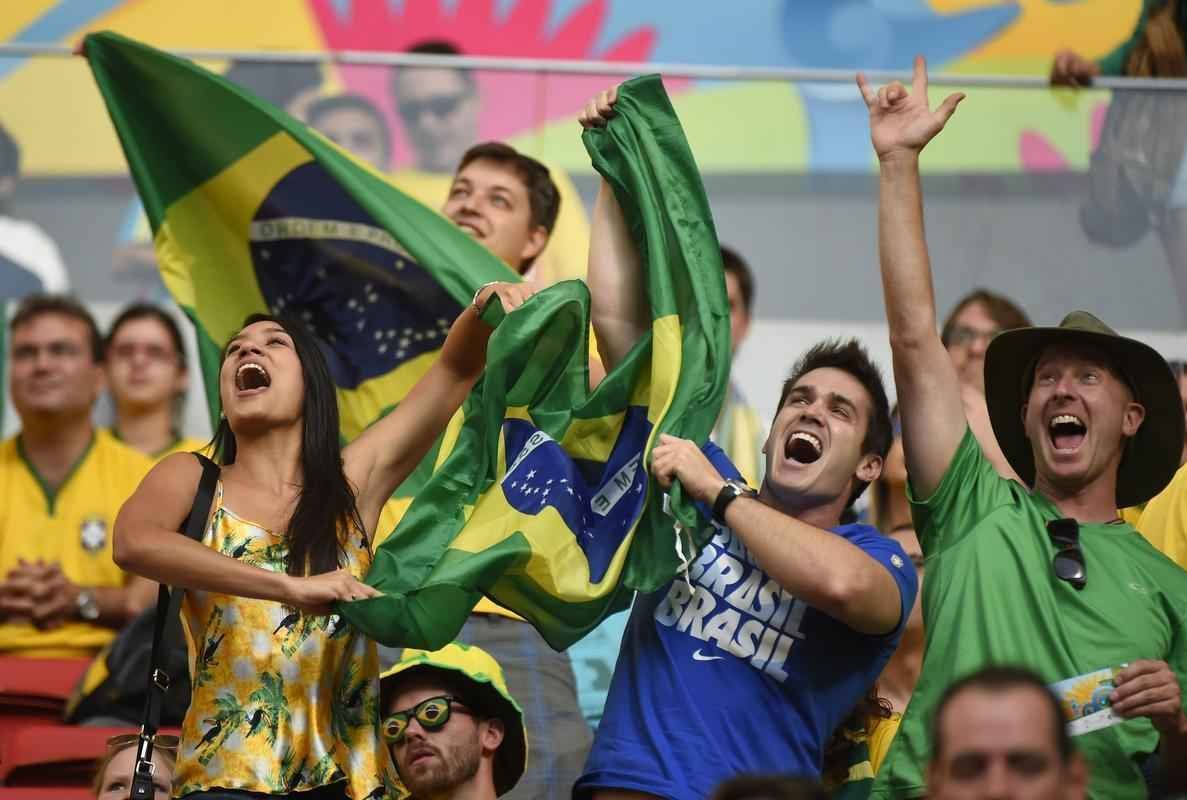Fotos dos torcedores na deciso de terceiro lugar entre Brasil e Holanda
