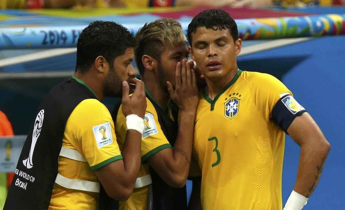 Do banco de reservas, Neymar acompanha deciso de terceiro lugar entre Brasil e Holanda 