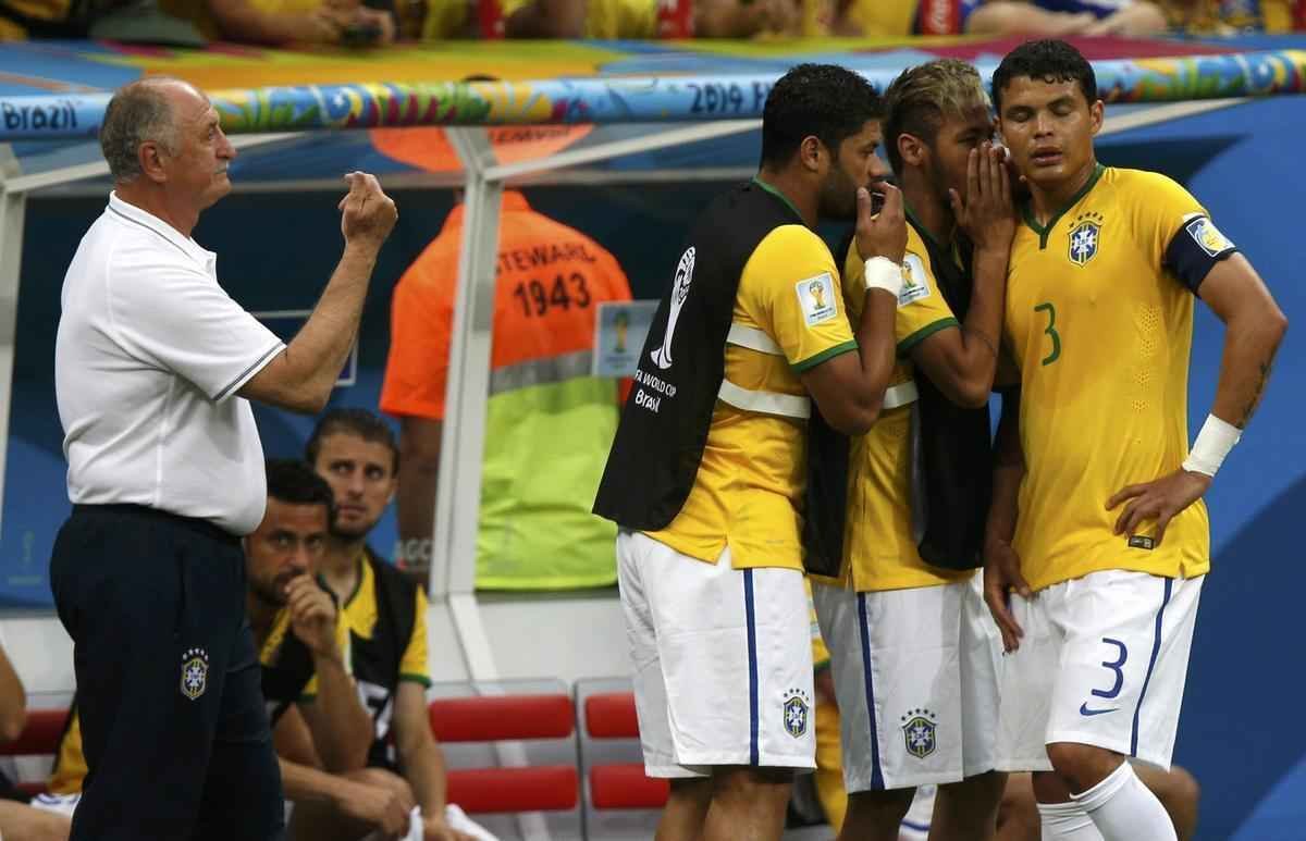 Do banco de reservas, Neymar acompanha deciso de terceiro lugar entre Brasil e Holanda 