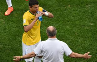 Felipo se mostrou tenso e descontente durante o jogo de despedida da Copa do Mundo