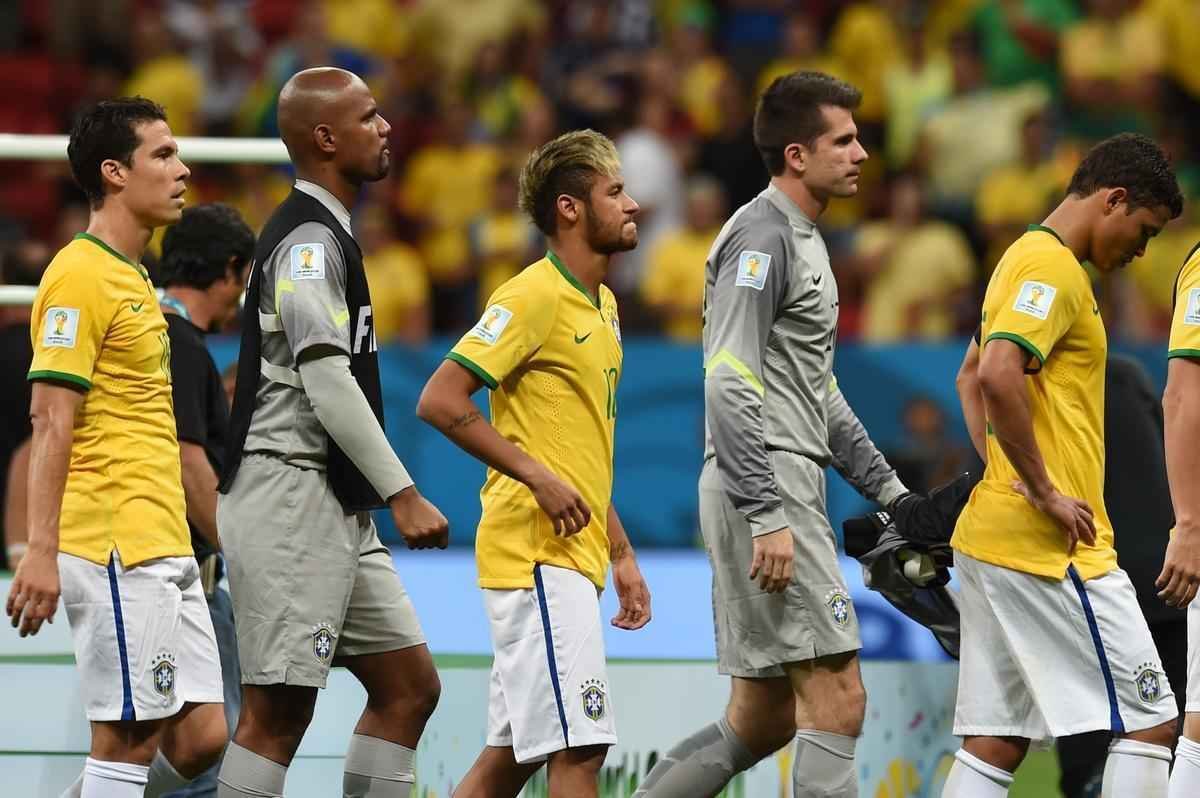 Seleo Brasileira foi goleada por 3 a 0 pela Holanda, neste sbado, em Braslia