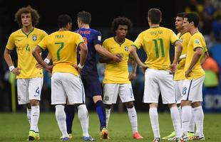 Seleo Brasileira foi goleada por 3 a 0 pela Holanda, neste sbado, em Braslia