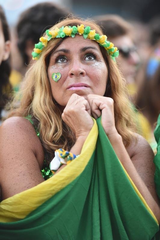 Cerca de 70 mil argentinos esto no Rio de Janeiro para a final da Copa, neste domingo, contra a Alemanha, no Maracan. A praia de Copacabana  o local mais procurado por eles. Neste sbado, desde as primeiras horas, as areias ficaram tomadas e houve muita festa, com msica, bebida e banhos de mar