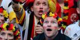 Milhares de alemes acompanham a grande deciso da Copa no Porto de Brandemburgo, em Berlim