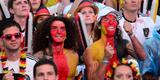 Milhares de alemes acompanham a grande deciso da Copa no Porto de Brandemburgo, em Berlim