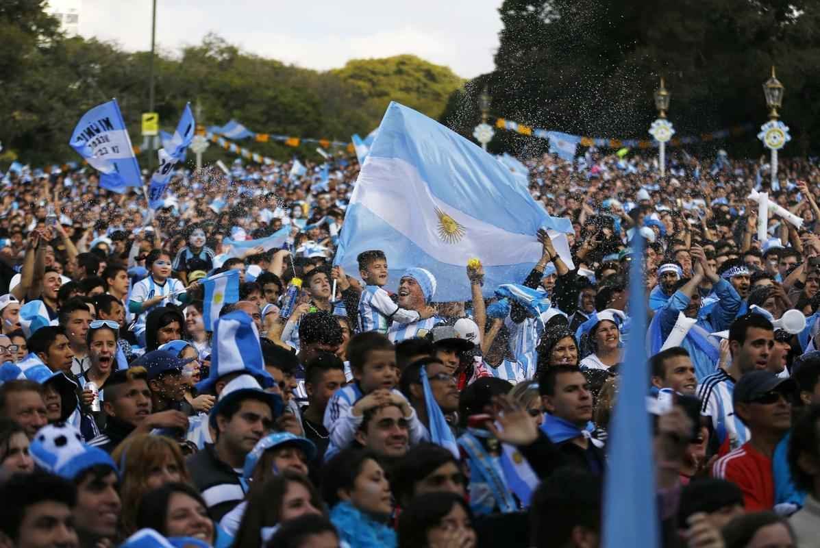 Buenos Aires colorida de azul e branco neste domingo de final de Copa do Mundo