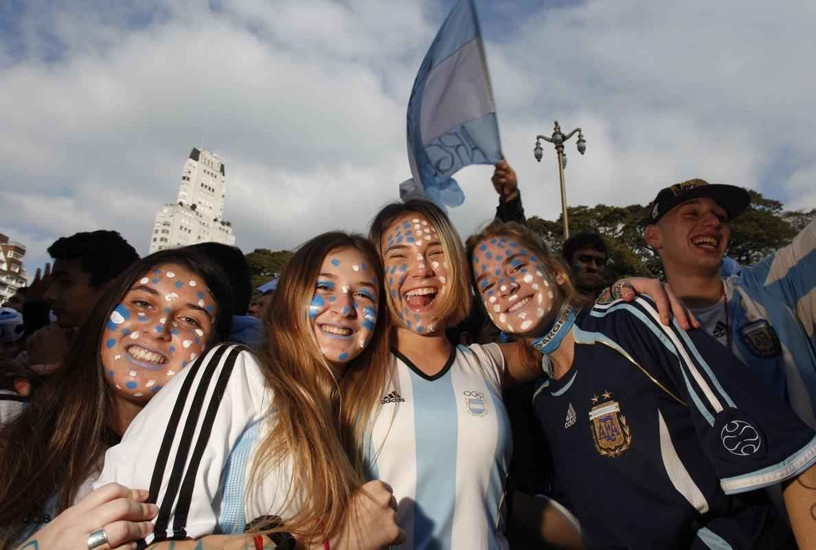 Buenos Aires colorida de azul e branco neste domingo de final de Copa do Mundo