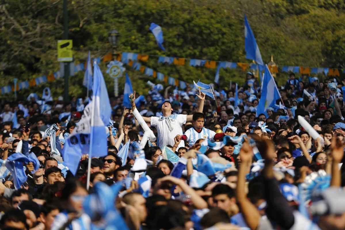 Buenos Aires colorida de azul e branco neste domingo de final de Copa do Mundo
