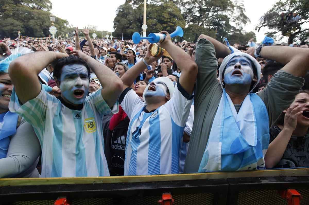 Buenos Aires colorida de azul e branco neste domingo de final de Copa do Mundo