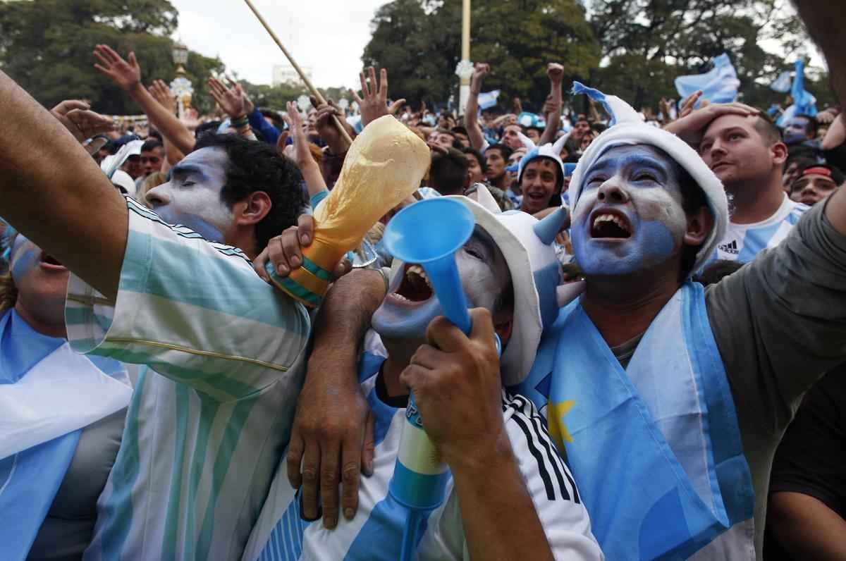 Buenos Aires colorida de azul e branco neste domingo de final de Copa do Mundo