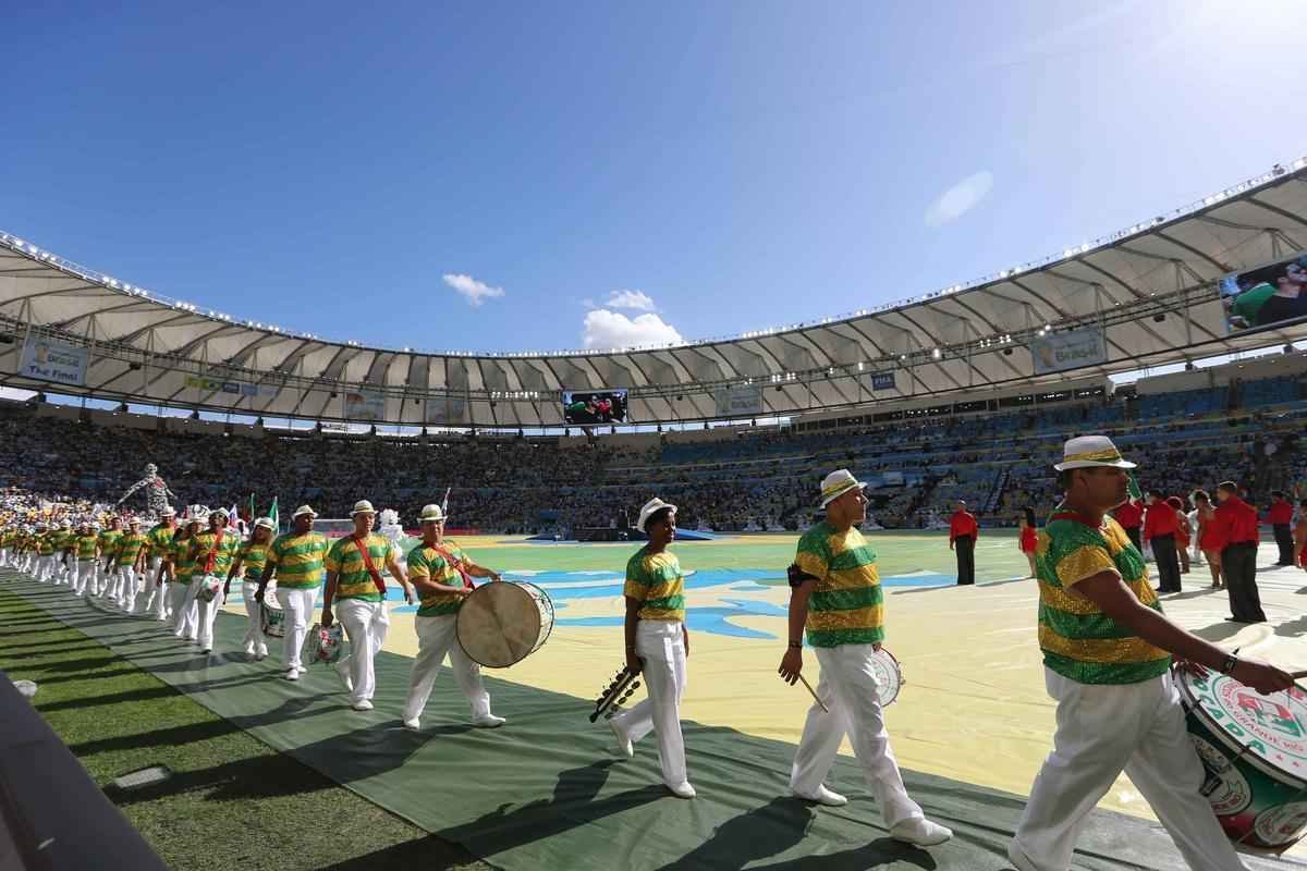 Astros da msica, como Shakira, Santana, Ivete Sangalo, Carlinhos Brown e Alexandre Pires participaram da festa no Maracan