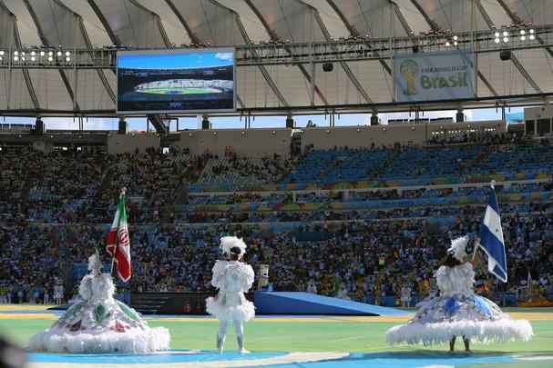 Astros da msica, como Shakira, Santana, Ivete Sangalo, Carlinhos Brown e Alexandre Pires participaram da festa no Maracan