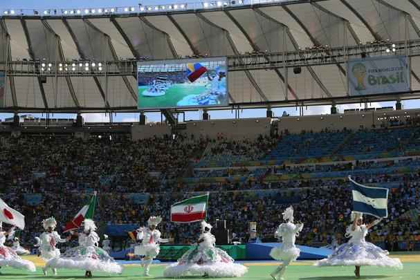 Astros da msica, como Shakira, Santana, Ivete Sangalo, Carlinhos Brown e Alexandre Pires participaram da festa no Maracan