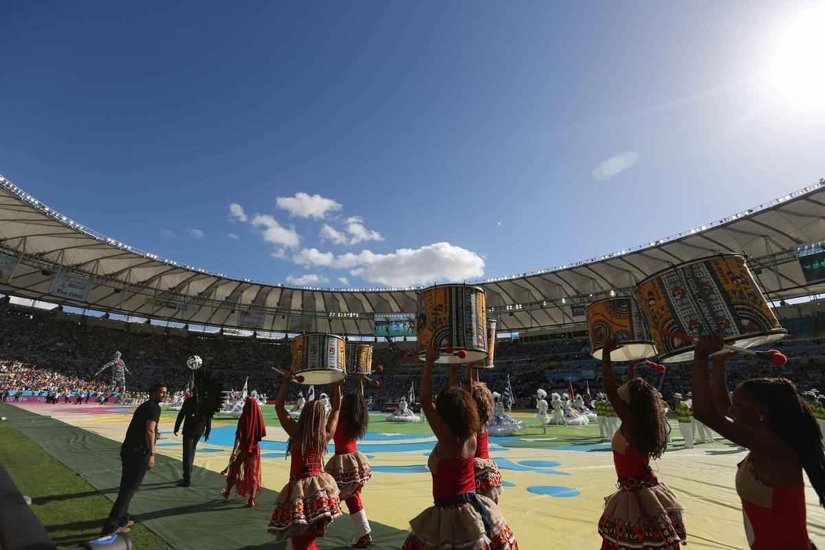 Astros da msica, como Shakira, Santana, Ivete Sangalo, Carlinhos Brown e Alexandre Pires participaram da festa no Maracan