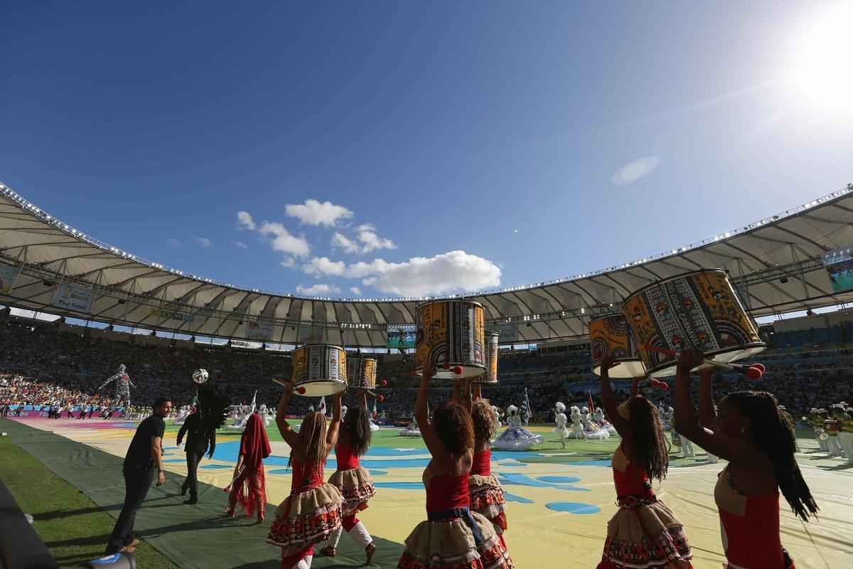 Astros da msica, como Shakira, Santana, Ivete Sangalo, Carlinhos Brown e Alexandre Pires participaram da festa no Maracan